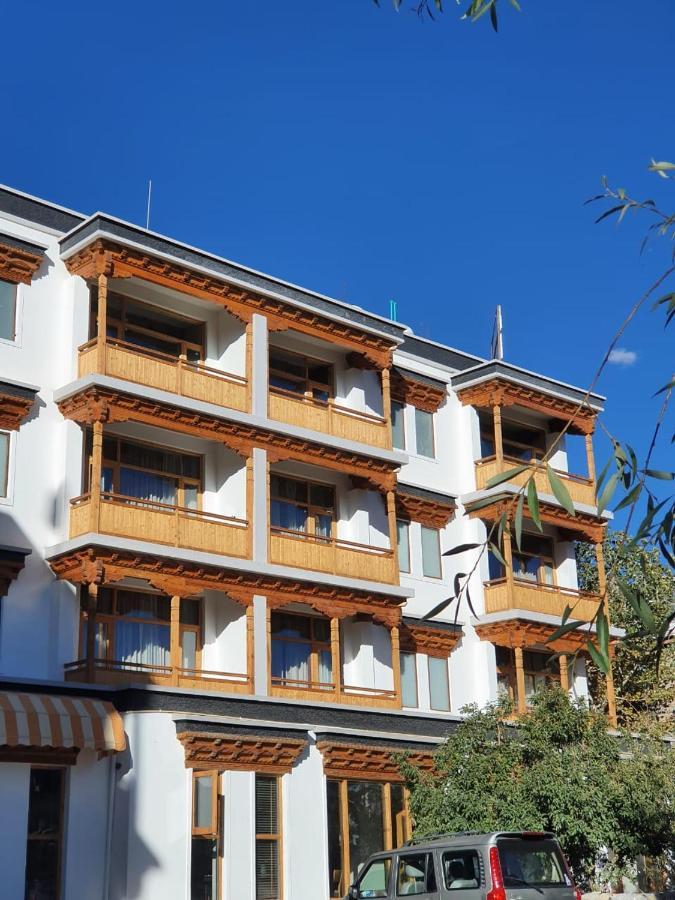 Hotel Amanthi Ladakh Leh Exteriör bild